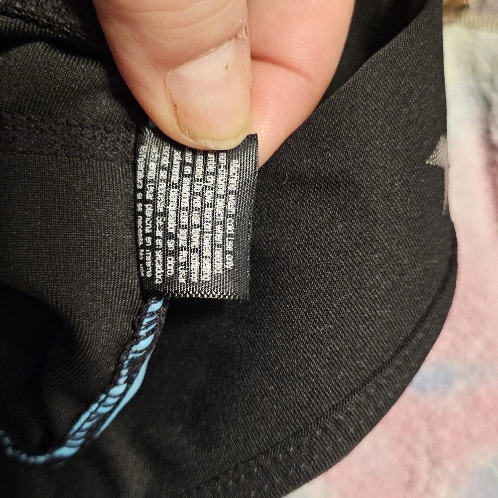 EUC Xersion Capri Leggings, Black With Blue Stripe - Size Large - Picture 4 of 5